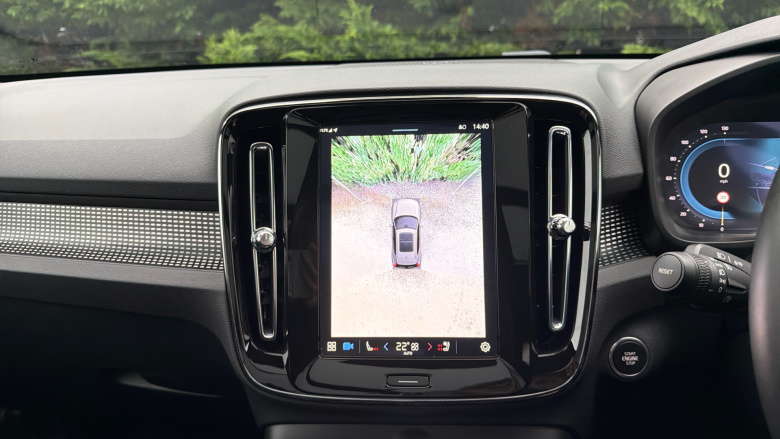 Volvo XC40 2.0 B4P Ultra Dark 5dr Auto Petrol Estate